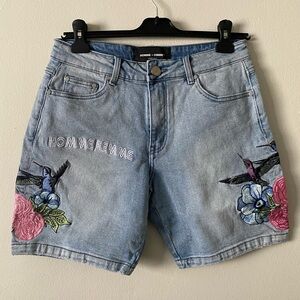 Homme+femme blue Denim Shorts with Floral Embroidery